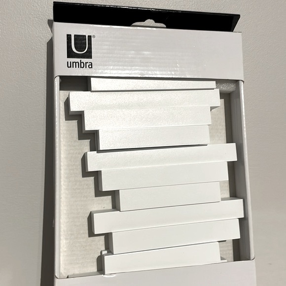 Brand New Umbra White Decorative Wall Mounted Sticks 5 Multi Hook - Picture 9 of 10